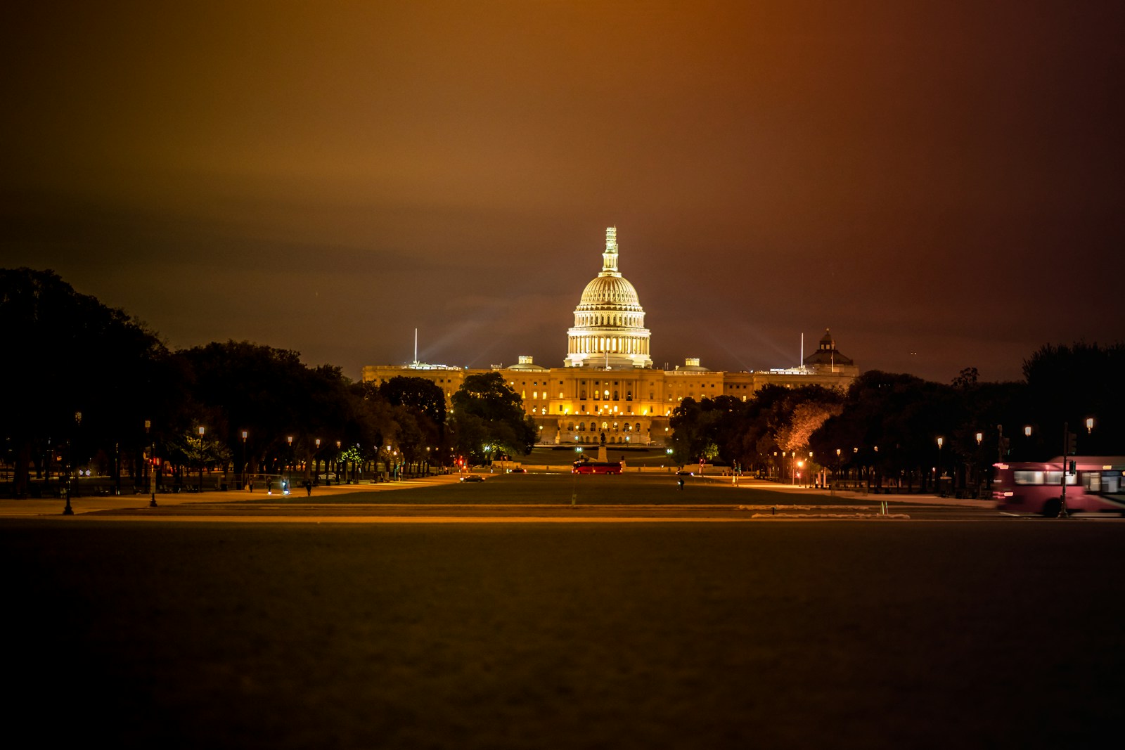 U.S. capitol Hill during nighttime Utilize a (Virtual Psychologist) | Therapy For Busy DC Professionals